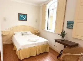 Casa das Ancoras Historic Beach Guesthouse in Buarcos Portugal