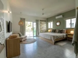 La Fenice 3 Bedroom Beachfront Apartment