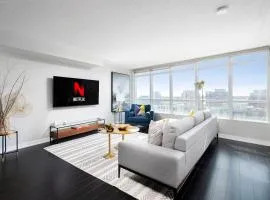 Luxury 3-BR Retreat in Downtown Toronto