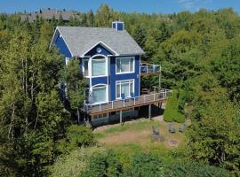 Bleuzen chalet entier, hôtel à Petite-Rivière-Saint-François