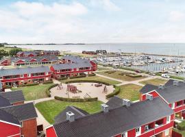 4-person cabin in Lemvig holiday park，萊姆維的飯店