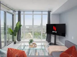 Toronto Getaway 2BR Condo w City Views