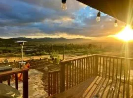 The Hilltop Haven - Private View Suite