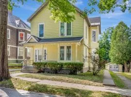 Spacious Central 4BR, Ski & Bike