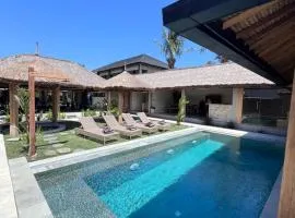 Baha Baha Villas West Sumbawa Yoyos Wellness Center, Gym, Yoga, Skate Park, Bar & Cafe