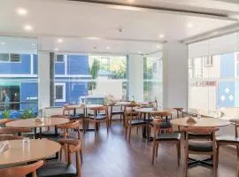 Super Townhouse Reva College University
