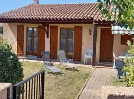 Charming Villa in Saint-Geniès