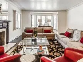 Spacious 5BR - Sleeps 10 - University District home