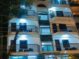 Hotel Plaza Dalhousie - Near Ghandhi Chowk Mall Road