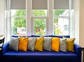 Pass the Keys Pontcanna - Chic 2-Bed Flat wParking