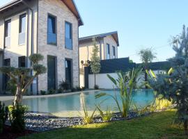 maura beach villas family, hotel v destinaci Kartepe