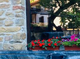 Verta House，特里亞夫納的有熱水按摩池的飯店