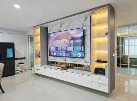 Elegant 3 Bedrooms Home near MRT Central WestGate and Central WestVille 3 to 10 Min Drive