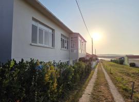 Casa frente al mar, hotel in Valdoviño