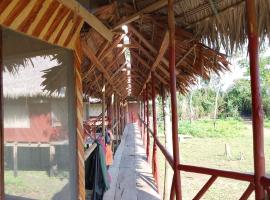 CAMUNGO jungle Lodge in indigenous community ALL INCLUSIVE – hotel w mieście Puerto Franco