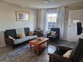 Casa de Descanso Azul con Piscina, hotel in Azul