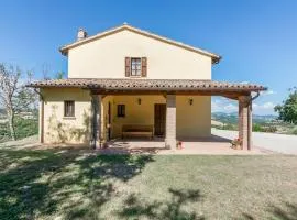 Holiday Home in Urbania with Hill Views