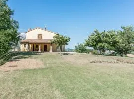 Holiday Home in Urbania with Hill Views