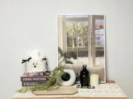 DMC Station,Airport Railroad,Hongdae 10 minutes,King size bed,Family, Group accommodation,JINJIN STAY,Air conditioning in each room