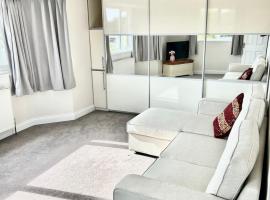 Wonderful two bedroom bungalow in Oxford, hotel en Kidlington