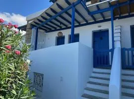 Seafront Portside Luxury Villa Retreat- 3 BD Family Stay, Steps to Town Center, Port & Swimming!