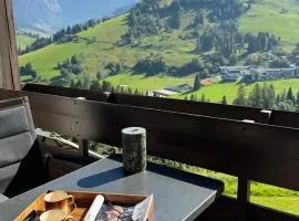 Appartement mit Balkon und Hallenbad