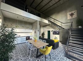 ArtLoft Ik&scaron;ķile, &xi;&epsilon;&nu;&omicron;&delta;&omicron;&chi;&epsilon;ί&omicron; &mu;&epsilon; &pi;ά&rho;&kappa;&iota;&nu;&gamma;&kappa; &sigma;&epsilon; Ik&scaron;ķile