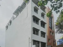 Super Hotel O River View Near Shaniwar Wada