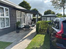 Huis Frieda am See, Nähe Arnheim، فندق في Lathum