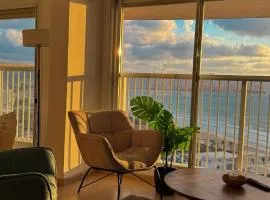 Blue love seaview