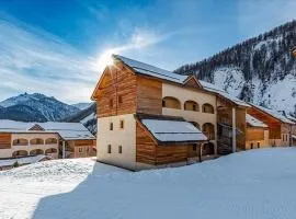 Appartement 4 pièces 8 personnes 3 chambres dont 1 cabine au pied de pistes et piscine l'été
