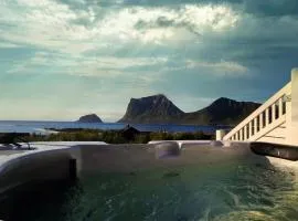 Cabin Panorama Lofoten with Jacuzzi Magic view