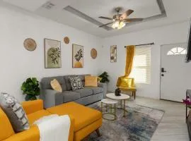 The Edinburg Oasis Modern 2BD -2BA