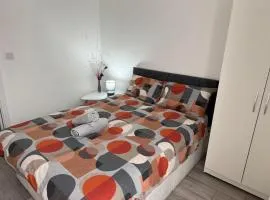 Flat 3 - Epsom High Street