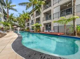 The Trinity Duo - Resort Comfort near Beach & Dining