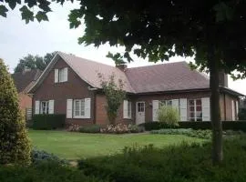 The Oak & Squirrel Villa