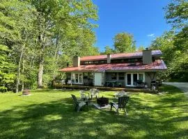 The Killington Chalet 2-Hot Tubs, Sauna, 24 Pair Boot and glove Dryer