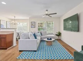 Queen Kelsey - mins from Credit One - pet friendly