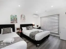 103 Luxury Queen and King Single beds with Fast WiFi - Brunswick East