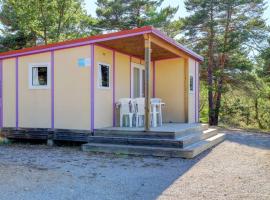 Mobil home avec terrasse pour 4 à Esparron-de-Verdon - API-1-52-659，位于韦尔东的埃斯帕隆的酒店