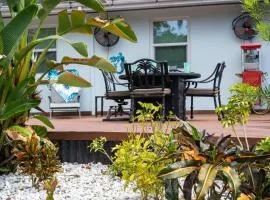 Walk 2 Restaurants-King Bed-Near Beaches and IMG.