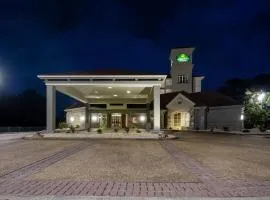 罗利卡雷拉昆塔套房酒店 
