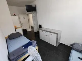 Nina Zimmer Zentral Bequem