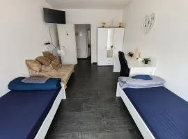 Maya Zimmer Zentral Bequem