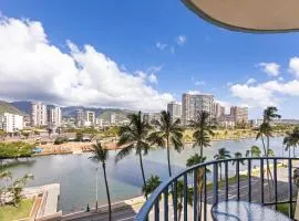 01 FREE Parking 10 min beach 2br-Waikiki Ala Moana