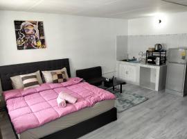 อิมแพ็ค popular condo c5 แม่ตังค์, Hotel in der N&auml;he vom Flughafen Don Mueang - DMK, Ban Bang Phang