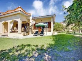 Beachfront Villa with Solarium