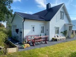 Summerhouse on the way to Vesterålen