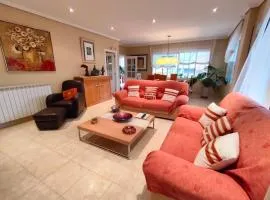 Precioso chalet 4 habitaciones con Piscina comunitaria