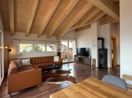 Bergquelle Dachwohnung, hotel sa Bettmeralp